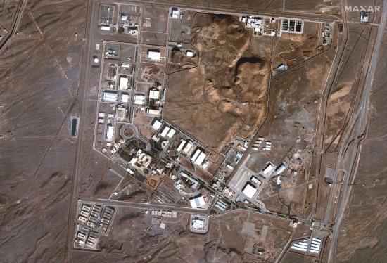 资炒股门户 以色列对伊朗多地发动空袭 致使其多位高级军事将领丧生